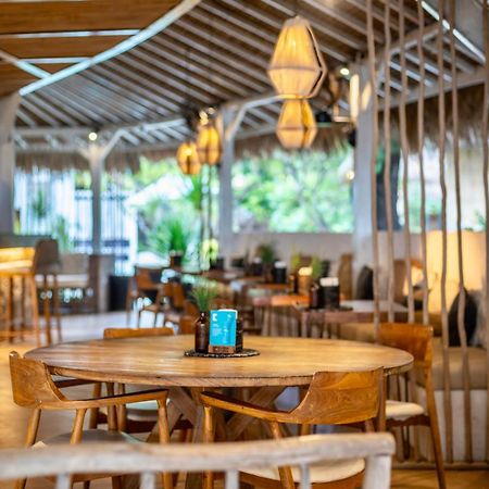 Mowies On The Beach Гілі-Аїр Екстер'єр фото